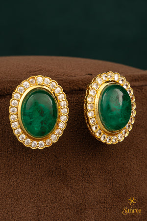 9 - Liner Pearls with Emerald green pendant choker