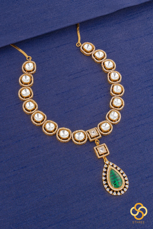 Kundan Necklace Set with Emerald Green Centerpiece