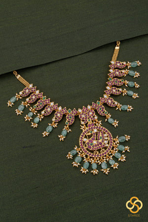 Jadau kundan with Mayil pendent Necklace - Ruby red with green beads