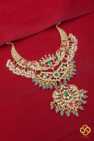 Hasli Haram necklace set - White