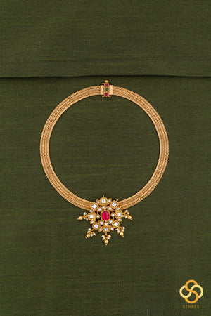 Pattai addigai set with a white padakkam