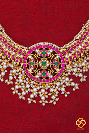 Kemp necklace with padakkam - Ruby red with Pearls