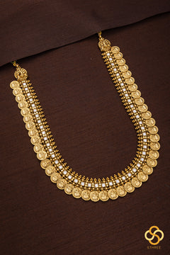 Lakshmi Kasumalai Set with White Square Stones