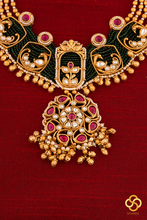 Emerald green (7 liner) with Jadau kundan pendant - Red mogappu