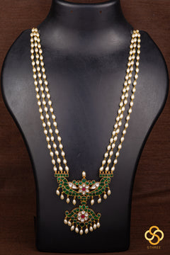 Three Liner Pearls with Emerald Green Makarakanthi pendant