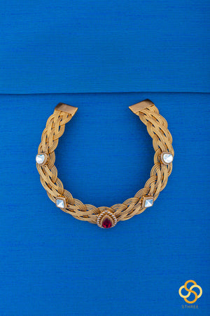 Braid Hasli - Kundan Mogappu, Red Centerpiece