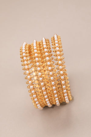 Just pearls - Set of 4 bangles