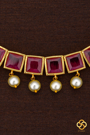 Square kemp with pearls - Ruby red