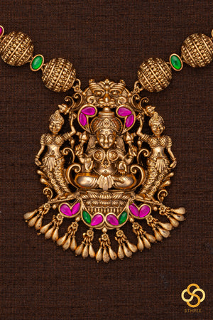 Lakshmi pendant with Rajkot Chain
