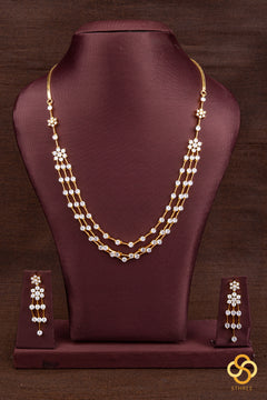 Three liner diamond pattern necklace