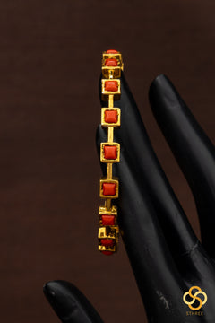 Coral with square pattern bangle - Set of 4