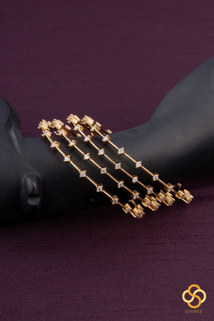 Diamond pattern bangle set - Set of 4 bangles