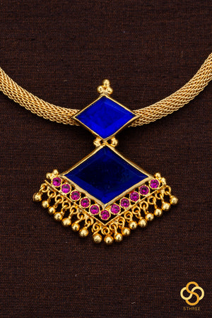 Keralam Padakkam necklace - Sapphire blue