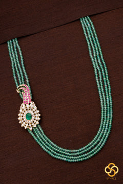 Light green (4 liner) with white mogappu