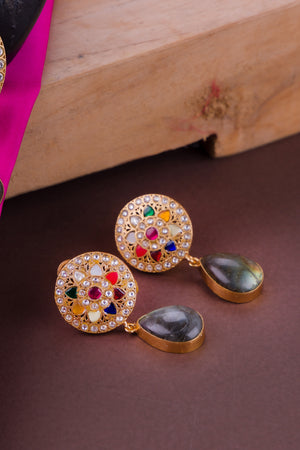 Labdorite Cabachon necklace set with Navarathna Pendant