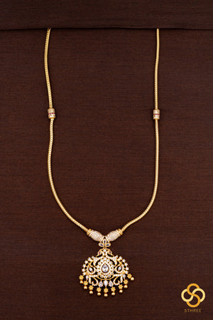 Long ettupidi chain with saradu
