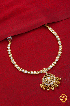 Pavizhamalli addigai - uncut kemp white stones
