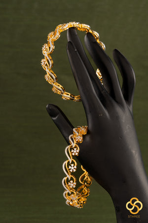 Diamond pattern flower bangles - Set of 2