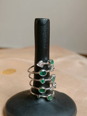 Spring ring - five lines, pure silver and emeralds