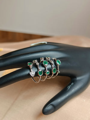 Spring ring - five lines, pure silver and emeralds