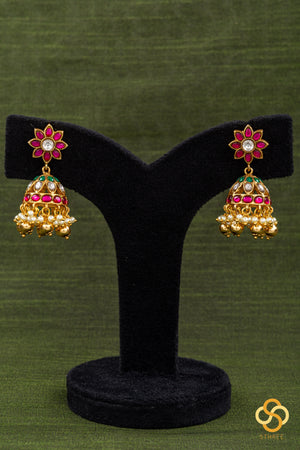 Jadau kundan with Mayil pendent Necklace - Ruby red and Emerald green