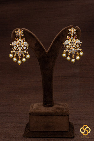 Peacock neckpiece with pearls
