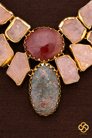 Druzy Raw stone necklace - Green and amber centre piece