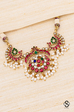 Kemp red choker set - Pearl hangings