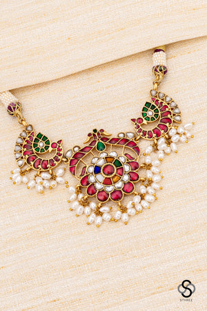 Kemp red choker set - Pearl hangings