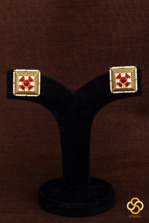 Rajwadi choker with a square pendant