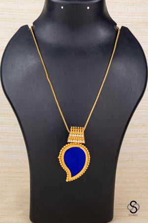 Manga pendent necklace - Sapphire blue