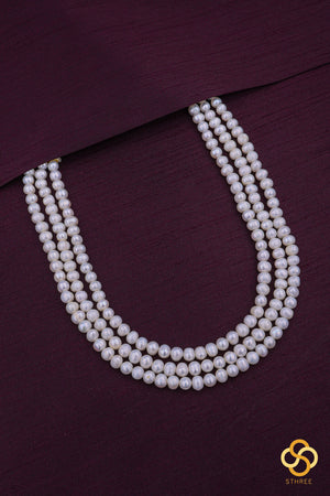 Freshwater pearls, three line layers - White