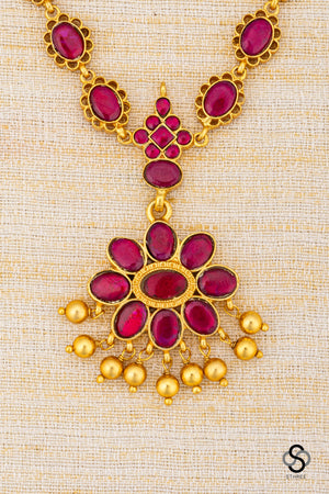 Ambujam - Palakkadu Necklace with Gold Balls Hanging