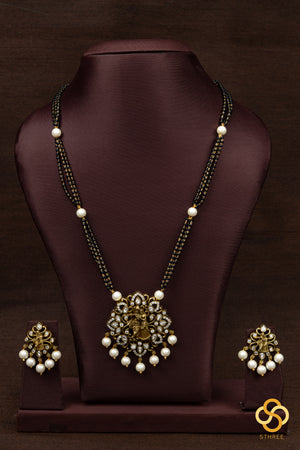 Karugamani with Krishna & Radha pendant