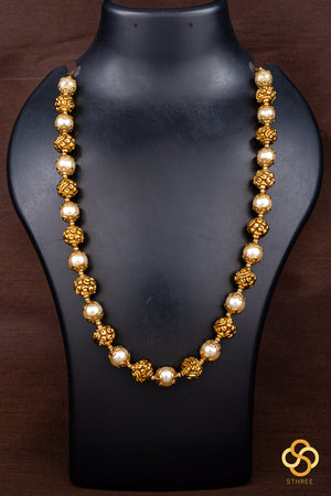 Pearls with gold balls set