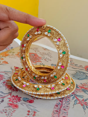 Gokhru - Single kada with kundan and pearls