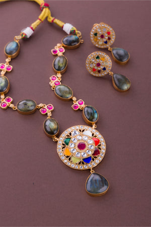 Labdorite Cabachon necklace set with Navarathna Pendant