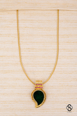 Manga pendent necklace - Emerald green