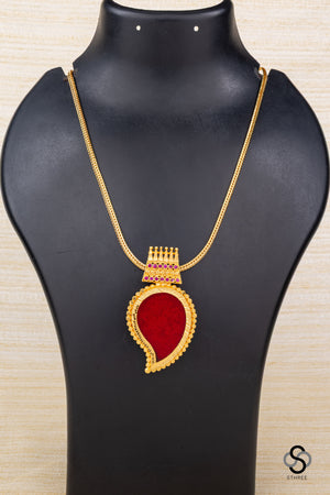 Manga pendent necklace - Ruby red