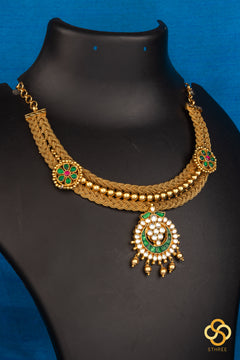 Hasli - Jadau kundan mogappu and pendant - Green