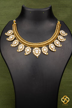 Manga Malai Set in a Spiral Chain - All White Set