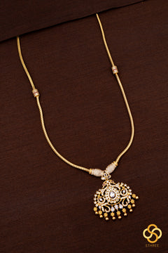 Long ettupidi chain with saradu