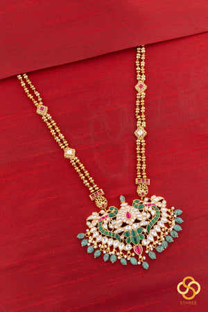 Jadau kundan padakkam (Green) - In a special rettai chain