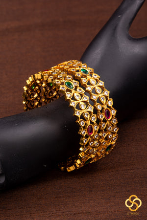 Diamond pattern, 3 line bangle - Red and green