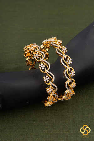 Diamond pattern flower bangles - Set of 2
