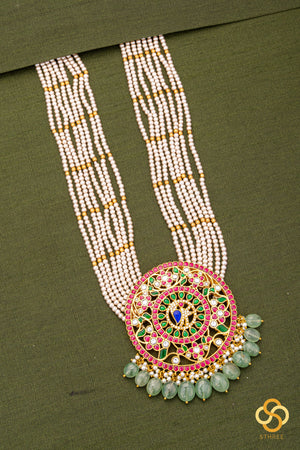 Rakkodi in eight strands of pearls