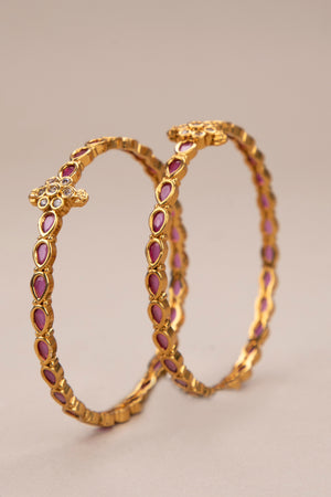 Slim kada with a diamond pattern mogappu - Kemp red