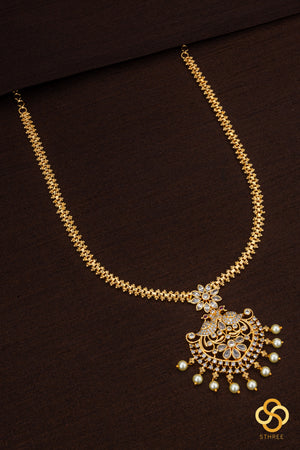 Peacock neckpiece with pearls