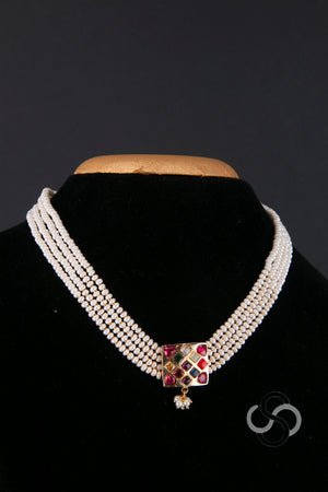 Pearl Choker with a Single Navarathna Pendant