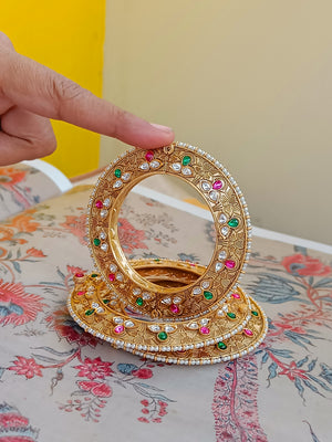 Gokhru - Single kada with kundan and pearls